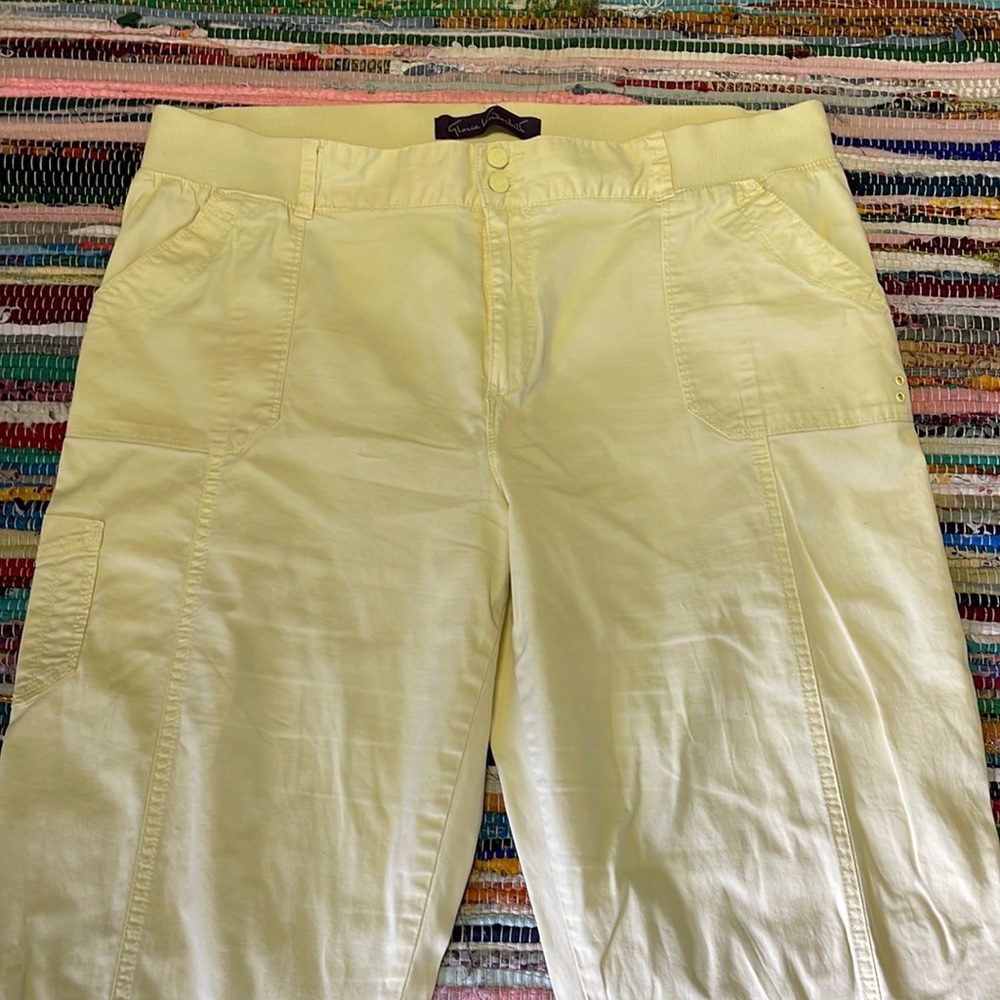 Gloria Vanderbilt Yellow Cargo Capri Pants #+1816 - Picture 2 of 15